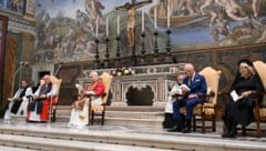 Das Königspaar beim gemeinsamen Gebet mit dem Papst.