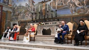 Das Königspaar beim gemeinsamen Gebet mit dem Papst.