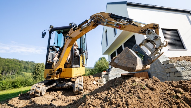 Zwei Bagger soll der 36-Jährige veruntreut haben (Symbolfoto).