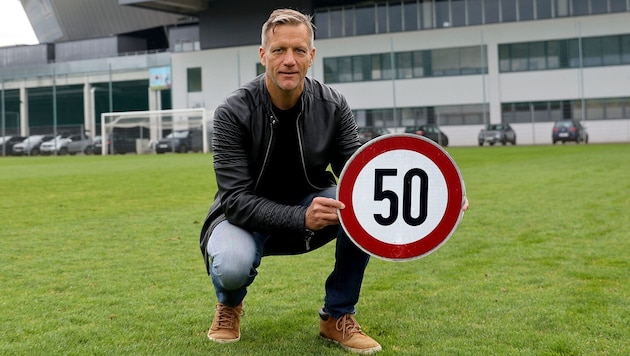 Alles Gute, Coach! Rolf Landerl will zum 50er am Freitag auch einen „Dreier“.