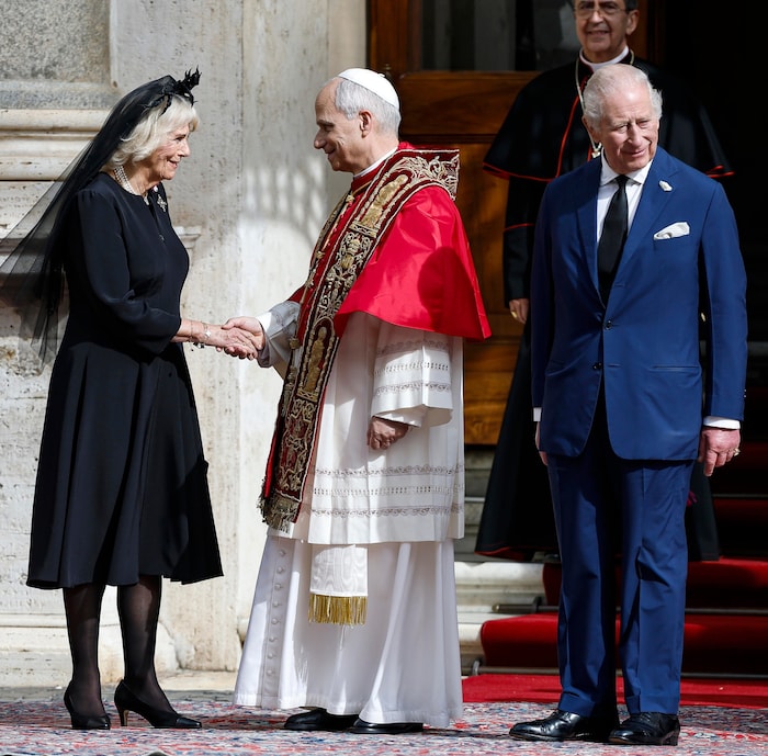 Papst Leo beim Abschied vom Königspaar