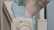Ein Rechenbeispiel der „Krone“ zeigt: Alles in allem haben selbst hochpreisige Fernwärme-Tarife ...