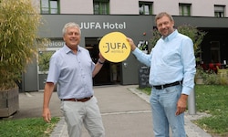 Jufa-Geschäftsführer Gerhard Wendl (links) mit EOSS-Gründer Michael Blaschitz