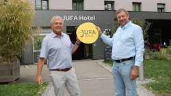 Jufa-Geschäftsführer Gerhard Wendl (links) mit EOSS-Gründer Michael Blaschitz