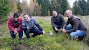 Grundeigentümer Andreas (li.) und Stefan Hörtnagl (2.v.re.) mit LR René Zumtobel, (2. v. li.) ...
