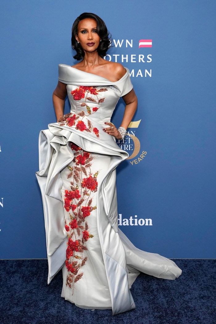 Iman in einer Robe des Designers Nardos Imam
