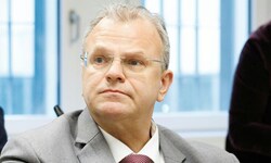 Im März wurde Jenewein wegen eines Verstoßes gegen das Waffengesetz sowie Missbrauch der ...