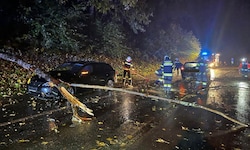 Kurz nach 20 Uhr schrillte am Donnerstag die Sirene für die FF Ossiach: Auf der Ossiacher ...