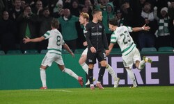 Sturm Graz verlor trotz des Traumtors von Tomi Horvat (mitte) gegen Celtic Glasgow.