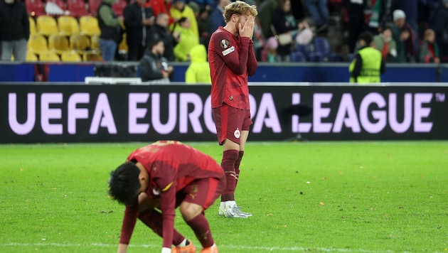 Gewohntes Bild: Kitano (li.) und Vertessen enttäuscht.