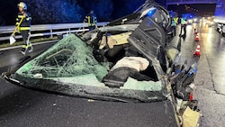 Der Lenker starb, dessen Beifahrer überlebte verletzt.