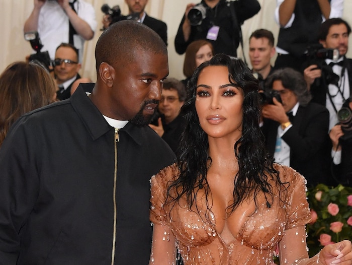 Kim Kardashian gibt ihrem Ex Kanye West die Schuld für den größten Stress in ihrem Leben. War ...