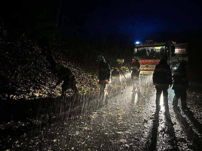 Im strömenden Regen mussten die Kameraden der FF Diex ausrücken.