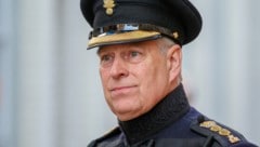 Skandal-Prinz Andrews Wappen wurde aus Windsor Castle entfernt – eine schwere Demütigung, heißt ...