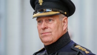 Skandal-Prinz Andrews Wappen wurde aus Windsor Castle entfernt – eine schwere Demütigung, heißt ...