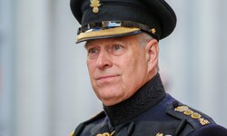 Skandal-Prinz Andrews Wappen wurde aus Windsor Castle entfernt – eine schwere Demütigung, heißt ...