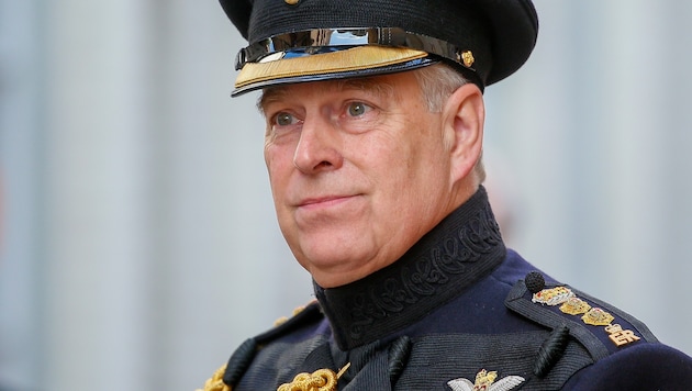 Skandal-Prinz Andrews Wappen wurde aus Windsor Castle entfernt – eine schwere Demütigung, heißt ...