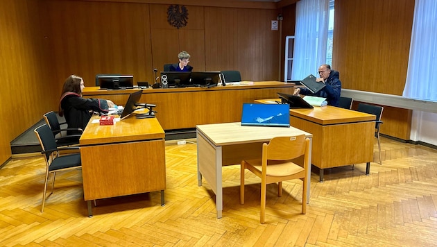 Vor Gericht sitzt die Pflegeheim-Gesellschaft nach dem Verbandsverantwortlichkeitsgesetz – das ...