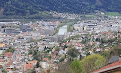 Für junge Menschen ist es sehr schwer, in Innsbruck eine Wohnung zu ergattern. Das nutzen ...
