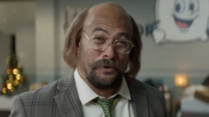 Ja, bei diesem Mann mit Bart und Halbglatze handelt es sich tatsächlich um Jason Momoa.