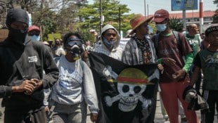 Demo in Madagaskar: Der Totenkopf mit dem Hut der Freiheit wurde durch soziale Netzwerke zum ...