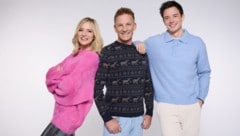 Tina Ritschl, Andi Knoll (M.) und Philipp Hansa senden 120 Stunden lang aus dem gläsernen Studio ...