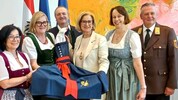 Neue NÖ-Feuerwehrtracht: Ein gemeinsames Werk von Dietmar Fahrafellner und Elfi Maisetschläger. 