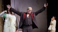 Fabelhaft: Herbert Föttinger und Oliver Rosskopf (li.) Thomas Bernhards „Theatermacher“, ...