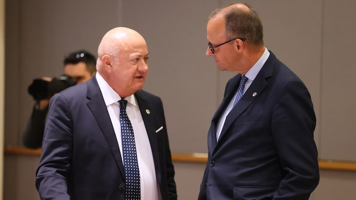 Weber befürwortet den Plan von Stocker (links) und Merz (rechts).