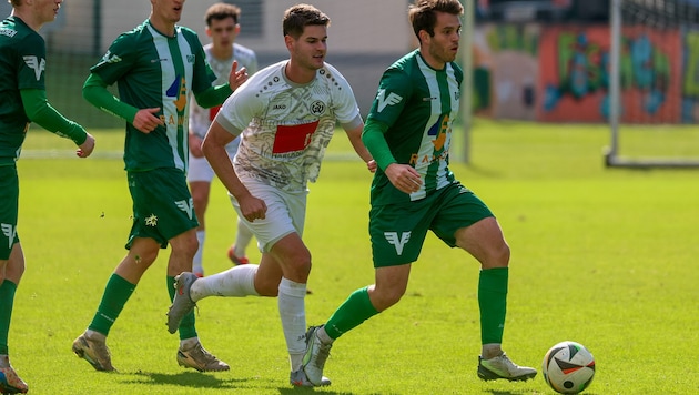 Eigentor zum Endstand: Daniel Weiß (rechts)