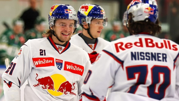 War hocherfreut: Troy Bourke (li.)