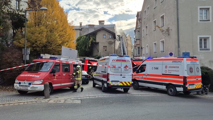 Auch die Rettung rückte aus.