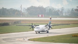 Um 9.32 Uhr landete der Flieger aus Frankfurt am Linzer Airport. Es war der vorerst letzte ...