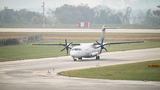 Um 9.32 Uhr landete der Flieger aus Frankfurt am Linzer Airport. Es war der vorerst letzte ...