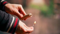 Der Jugendliche wurde durch die Explosion schwer verletzt (Symbolbild).