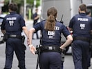 Ein nächtlicher Beziehungsstreit in Wien-Liesing endete mit einem Polizeieinsatz und drei ...