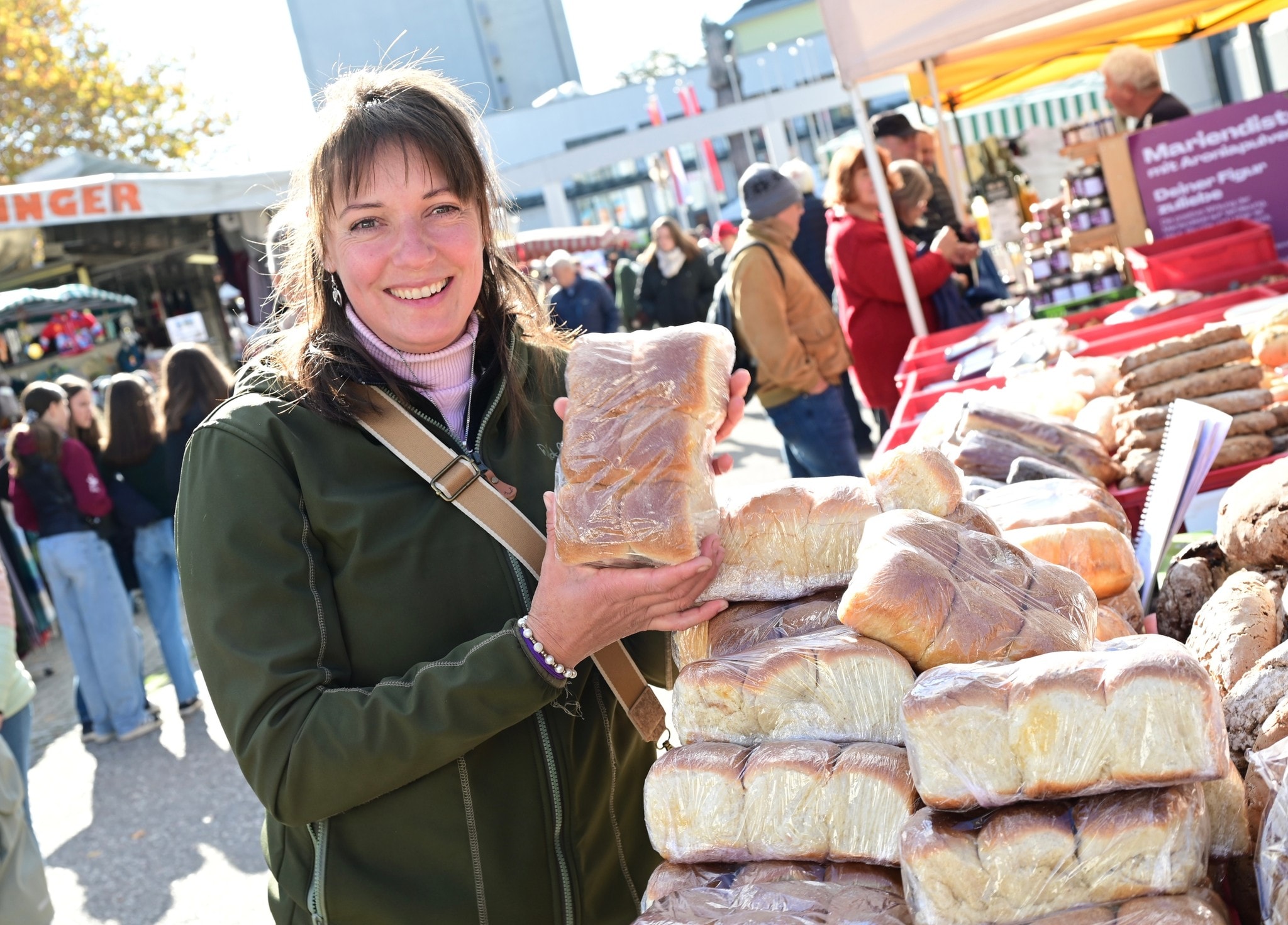 Süßes Gebäck, Schmankerln aus Ungarn, Speck: Kulinarik am Markt.