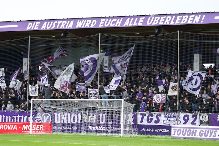 Die Anhänger der Violetten sorgten für gute Stimmung.