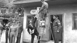 ÖNB Herbst 1953: Im Grenzgebiet zu Niederösterreich wird ein Kontrollposten der Alliierten ...