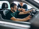 (Verbrenner-)Fahrzeuge aus zweiter Hand sind zuletzt im Preis gesunken.