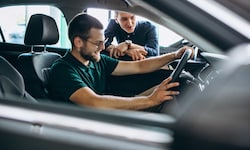 (Verbrenner-)Fahrzeuge aus zweiter Hand sind zuletzt im Preis gesunken.