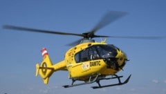 Die Frau kam mit dem Hubschrauber ins Spital (Symbolbild)