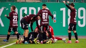 Matthias Maak wurde nach seinem Tor zum 2:1 „begraben“.
