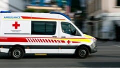 Der Verletzte wurde vom Roten Kreuz ins Spital gebracht.