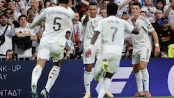 Real Madrid bezwingt den FC Barcelona.