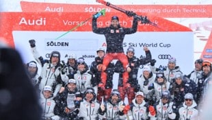 Marco Schwarz jubelt in Sölden.
