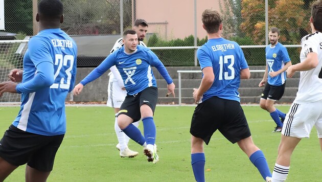 Zweikämpfe prägten das Verfolger-Duell zwischen Elsbethen und Kuchl Juniors.