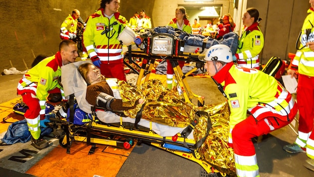 Die Rettungskräfte arbeiteten Hand in Hand.
