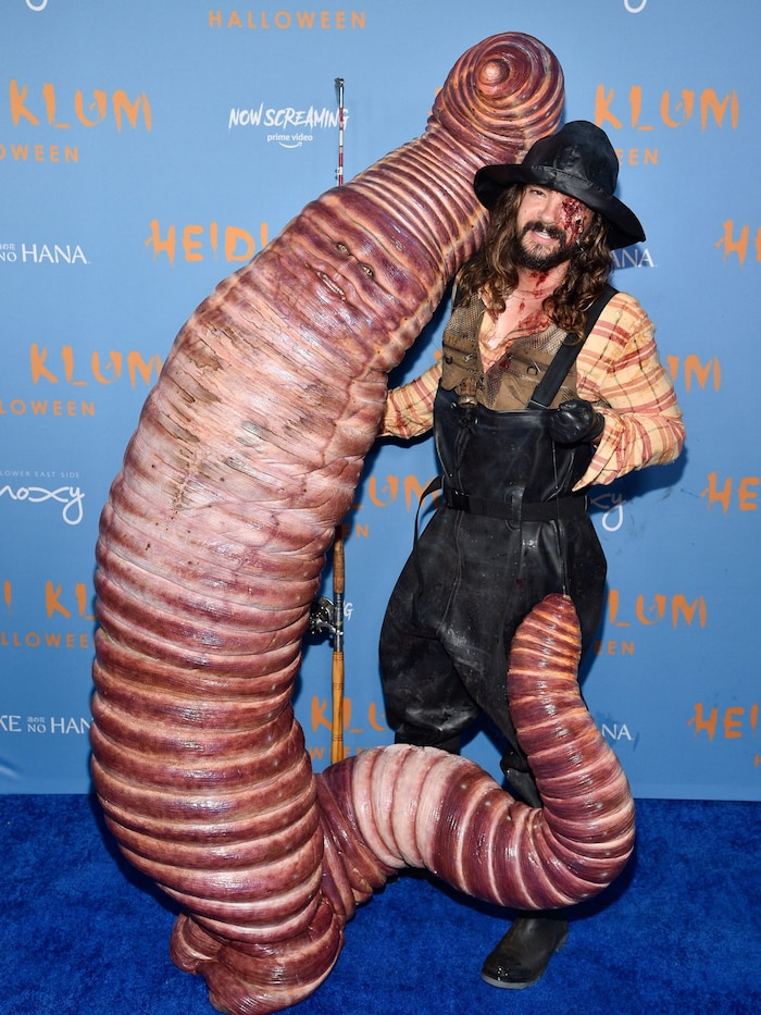 Heidi Klum als überdimensional großer Wurm mit Angler Ehemann Tom Kaulitz.