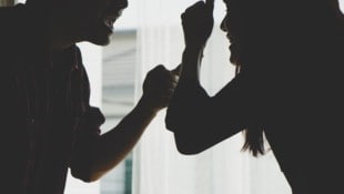 Laut dem Mann soll gegenseitige Eifersucht der Auslöser für die Prügelei gewesen sein ...